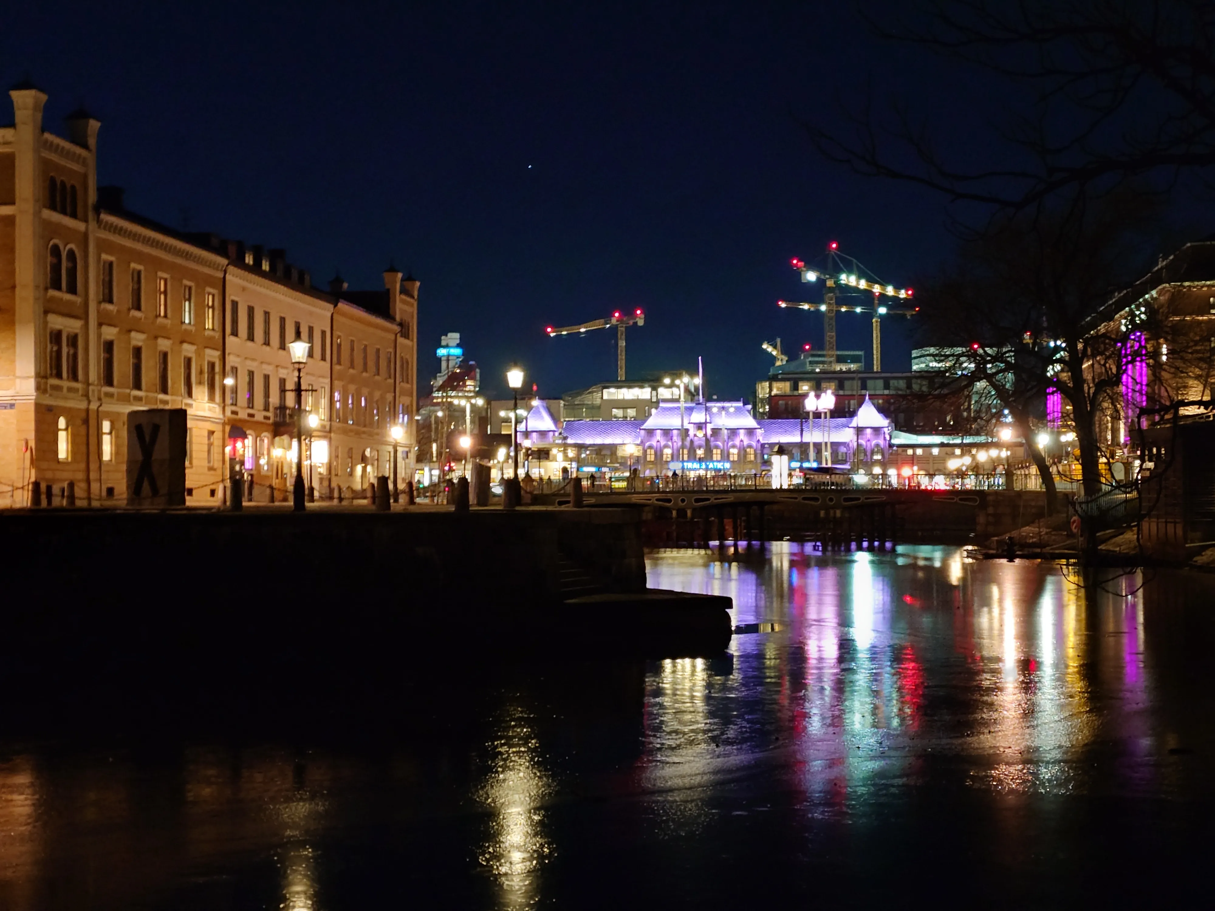 nighttime shot of gothenburg station.